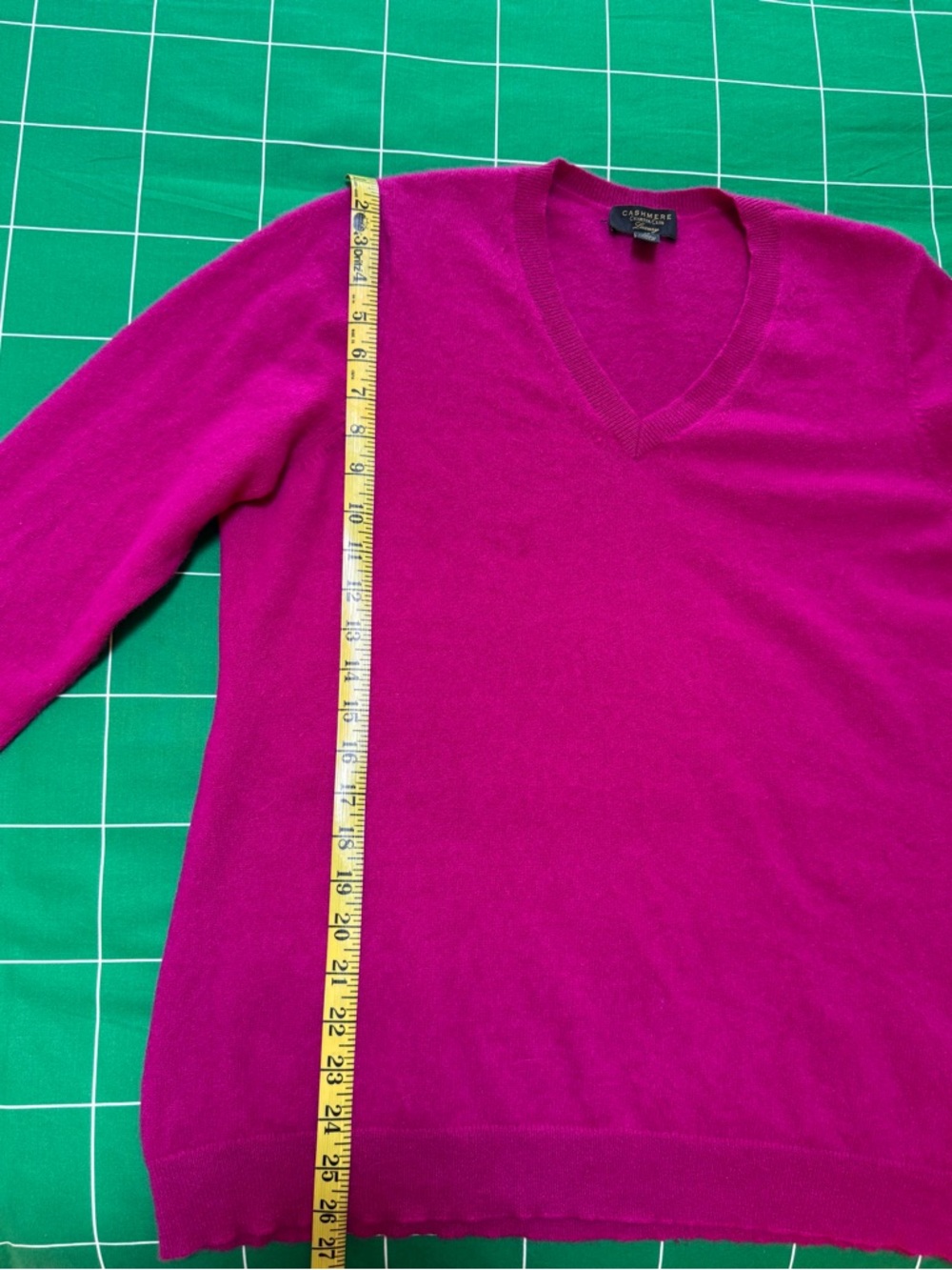 Cashmere V-Neck Sweater in Bright Fuchsia - Picture 4 of 5